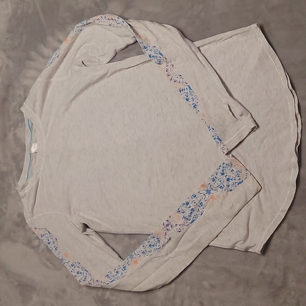 IVIVVA (by Lululemon) Shirt